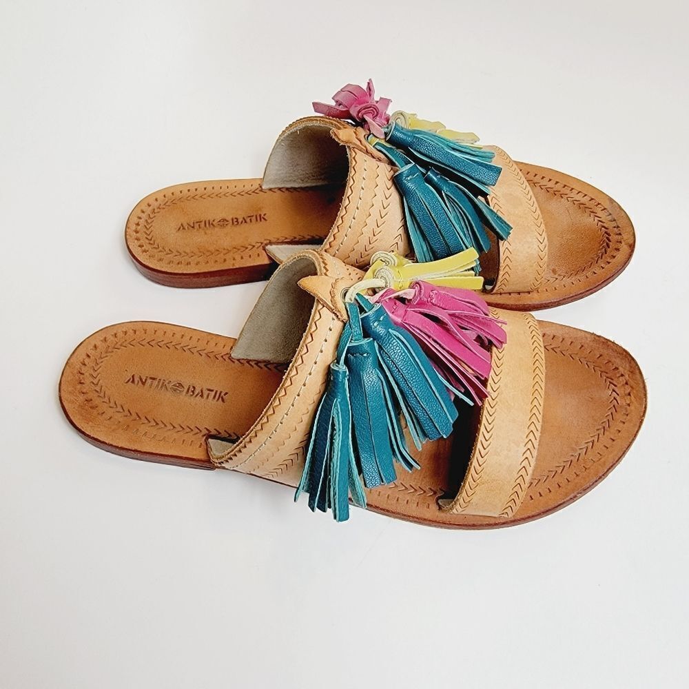 Antik Batik Youri Green Pink Yellow Tassled Sandals Size 39 Size 8.5 Bin2